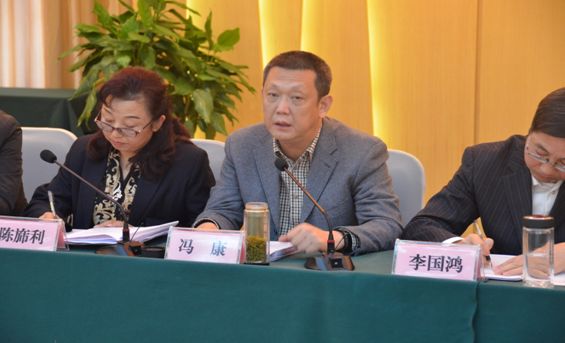 冯康指出,通过县政府的积极努力,155件建议全部办结并分别答复代表